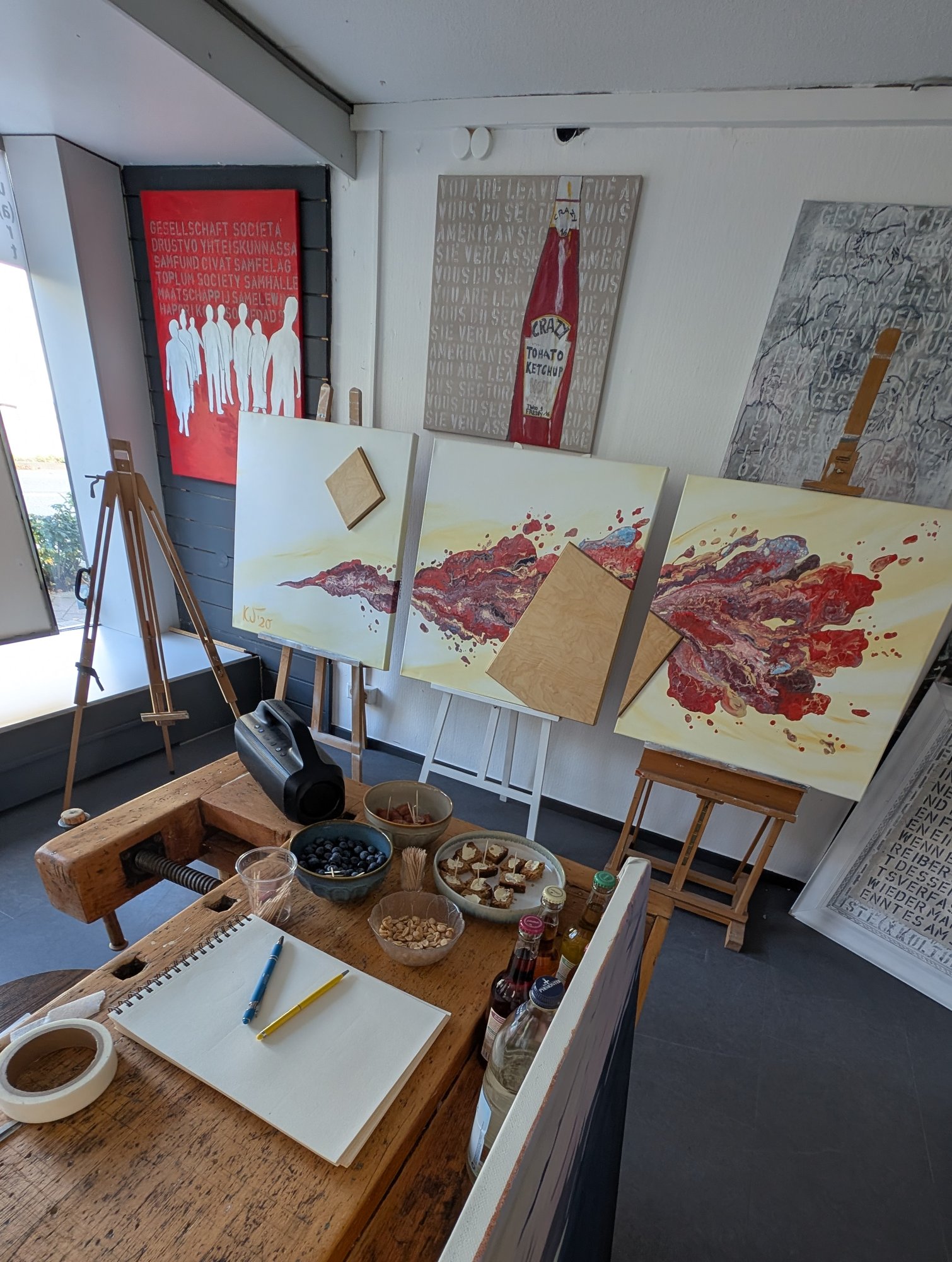 Triptychon „out of the box II“ von Kathrin Wolters im Ku(a)rt Atelier Barntrup